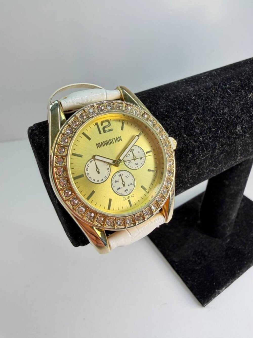 Manhattan by Croton Crystal Accent Watch – Like New